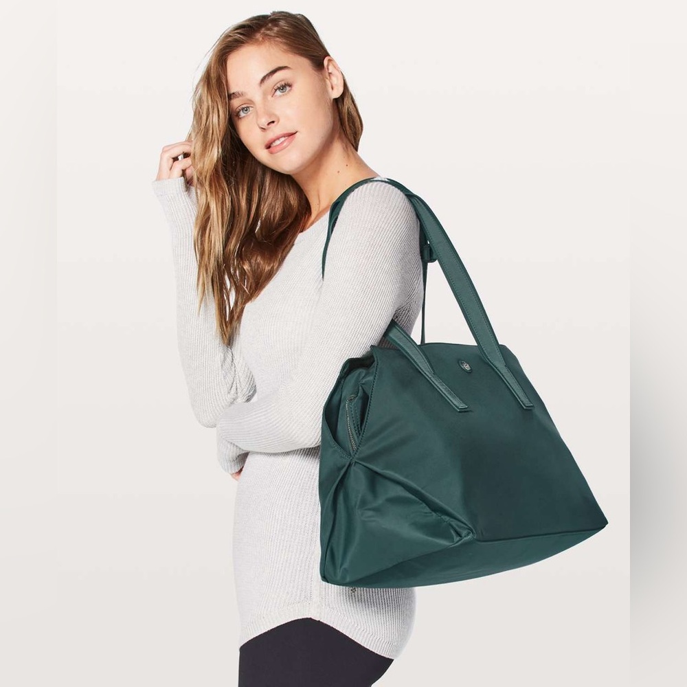 Lululemon Go getter Bag